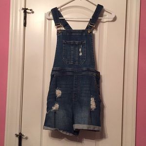 Short overalls
